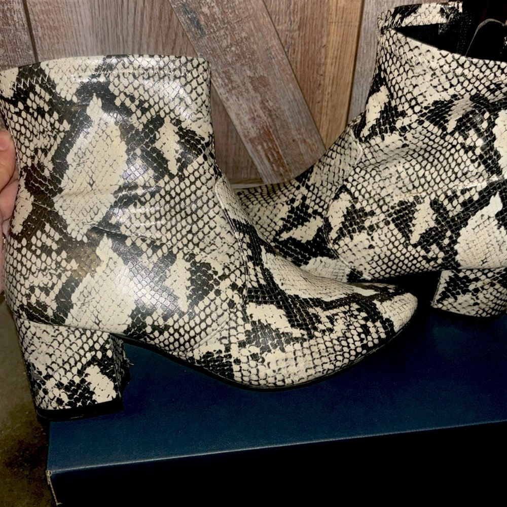 SNAKE PRINT BOOTIES